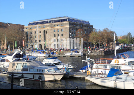 Centre for Contemporary Arts Arnolfini, Narrow Quay, Bristol, Angleterre, Grande-Bretagne, Royaume-Uni, UK, Europe Banque D'Images