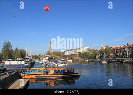 St Mary Redcliffe spire de Prince Street Bridge, port flottant, Bristol, Angleterre, Grande-Bretagne, Royaume-Uni, UK, Europe Banque D'Images