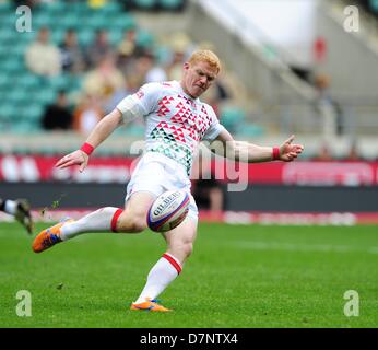 Londres, Royaume-Uni. 11 mai 2013. John en action de frein pour l'Angleterre contre les Fidji au cours de l'hôtel Marriott London Sevens World Series à partir du stade de Twickenham. Credit : Action Plus Sport Images/Alamy Live News Banque D'Images