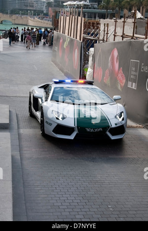 White 2013 Lamborghini Aventador LP700-4 Banque D'Images