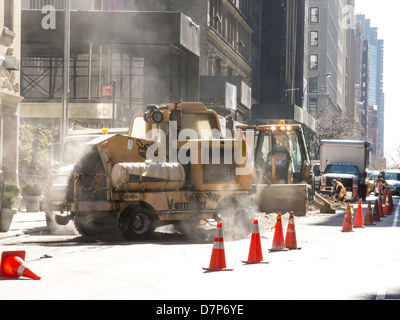 La construction de routes à Midtown NYC Banque D'Images