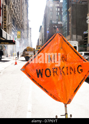 La construction de routes à Midtown NYC Banque D'Images