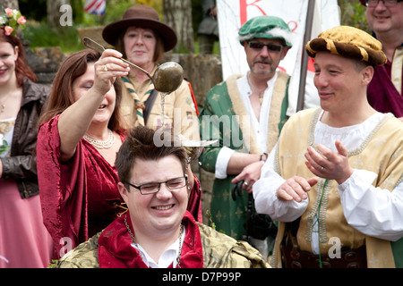 Le maire au cours de la journée peut Festival à Randwick Gloucestershire Angleterre Banque D'Images