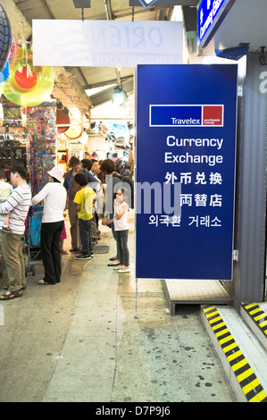 Inscrivez-dh HONG KONG CHANGE Bureau de change Travelex bilingue anglais Chine signe signe argent Banque D'Images