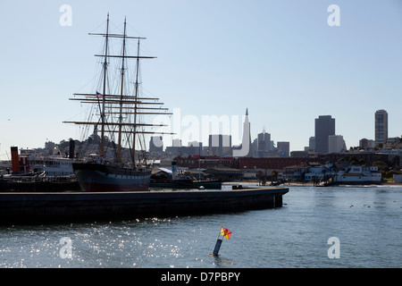 Square-gréeur BALCLUTHA amarré à Hyde Street Pier, Fisherman's Wharf, San Francisco, Californie, USA. Banque D'Images