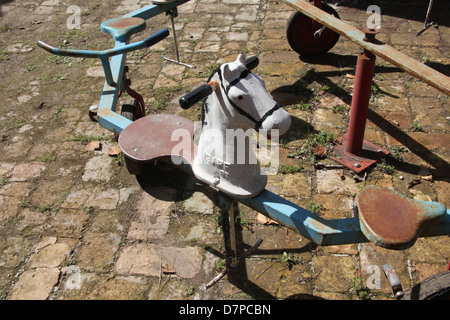 Ancien terrain de jeu en rond-point sur la ferme près de Rome, Italie Banque D'Images