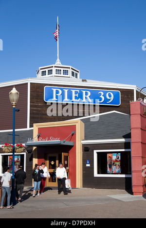 Entrée de Pier 39, Fisherman's Wharf, San Francisco, Californie. Banque D'Images