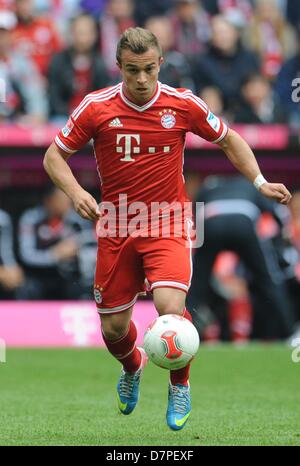 Le Bayern de Munich, Xherdan Shaqiri joue la balle au cours de la Bundesliga match de football entre le Bayern Munich et le FC Augsburg à l'Allianz Arena de Munich, Allemagne, 11 mai 2013. Photo : Andreas Gebert Banque D'Images