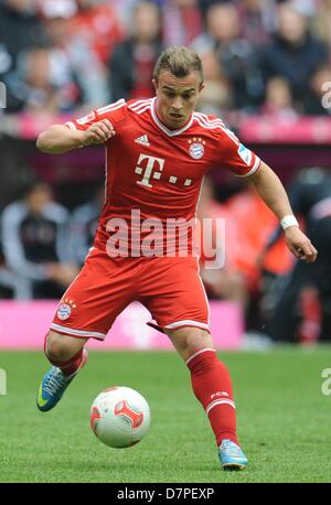 Le Bayern de Munich, Xherdan Shaqiri joue la balle au cours de la Bundesliga match de football entre le Bayern Munich et le FC Augsburg à l'Allianz Arena de Munich, Allemagne, 11 mai 2013. Photo : Andreas Gebert Banque D'Images