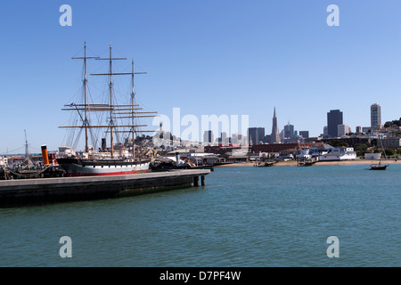 Square-gréeur BALCLUTHA amarré à Hyde Street Pier, Fisherman's Wharf, San Francisco, Californie, USA. Banque D'Images