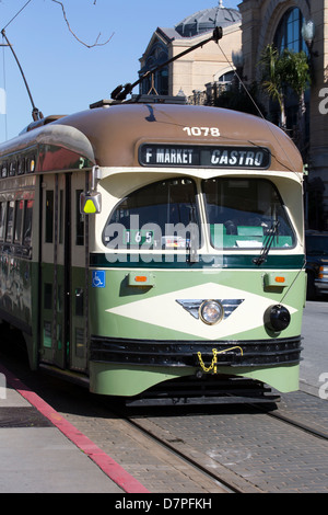 Streetcar 1078 sur le F-Line, Fisherman's Wharf, San Francisco, Californie, USA. Banque D'Images