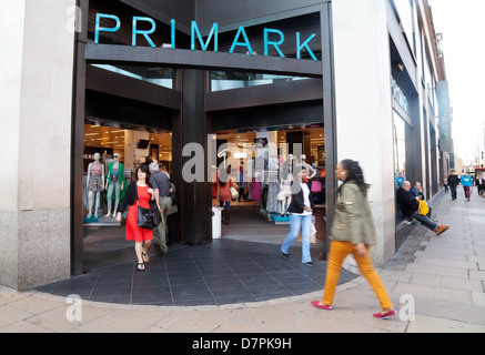 Primark Store shop, Oxford Street, dans le centre de Londres, UK Banque D'Images