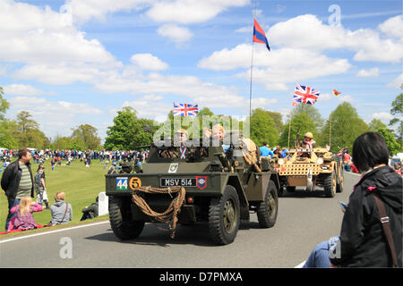 Daimler Dingo Mk2 Scout car (1944), Chestnut Sunday. Bush Park, Hampton court, Londres, Royaume-Uni. Dimanche 12 mai 2013. Parade et exposition de véhicules vintage et classiques avec attractions foraines et reconstitutions militaires. Crédit : Ian Bottle / Alamy Live News Banque D'Images