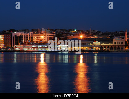 Quartier asiatique d'Istanbul. Historiquement Byzance et Constantinople) est la plus grande ville de Turquie. Banque D'Images