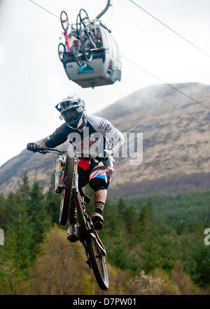 Ben Nevis, Ecosse, Royaume-Uni. 12 mai 2013. L'Ecosse Nevis Range.parrainé Sarrasine British Downhill Series disputée à Nevis range aujourd'hui a attiré un grand nombre de mondes meilleurs coureurs. Credit : Kenny Ferguson/Alamy Live News Banque D'Images