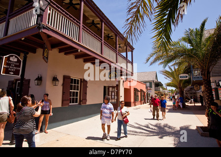 La rue George street est photographié à Saint Augustine, Floride Banque D'Images