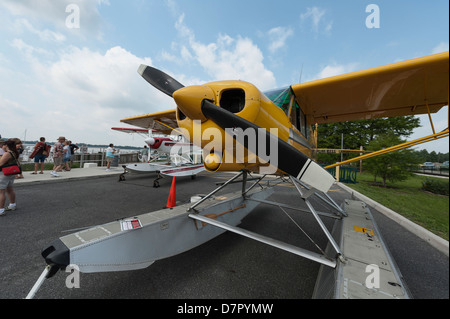 Tavares, Florida Port Woodlea sur le lac Dora et le Tavares fly-in de l'événement d'Hydravions Banque D'Images