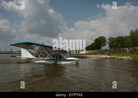 Tavares, Florida Port Woodlea sur le lac Dora et le Tavares fly-in de l'événement d'Hydravions Banque D'Images