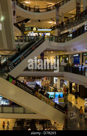 À l'intérieur de Central Festival shopping mall à Pattaya, Thaïlande Banque D'Images