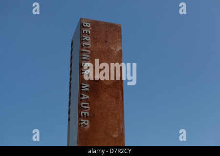 Signe de la mur de Berlin à la Bernauer Strasse à Berlin Banque D'Images