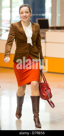 Ministre fédéral allemand de la famille, des personnes âgées, des femmes et des jeunes Kristina Schroeder assiste à la réunion du conseil du CDU à Berlin, Allemagne, 13 mai 2013. Photo : Hannibal Banque D'Images