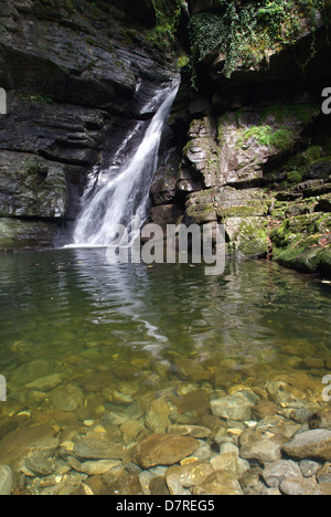 La cascade de Muggio sur la partie italienne de la Suisse Banque D'Images