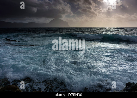 Temps d'orage, mer agitée, San Vito Lo Capo, Sicile, Italie Banque D'Images