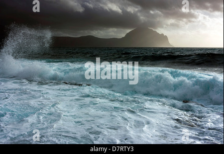 Temps d'orage, mer agitée, San Vito Lo Capo, Sicile, Italie Banque D'Images