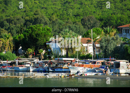 AKYAKA, Turquie. Bateaux dans le port. 2011. Banque D'Images