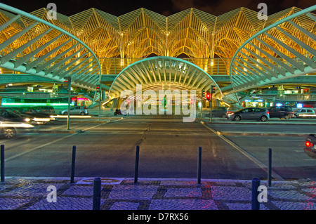 Par Santiagio oriente gare Calatrava au crépuscule, La Gare do Oriente au crépuscule. Parque das Nações. Lisbonne, Portugal Banque D'Images