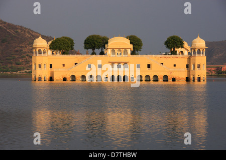 Jal Mahal à Sucre Homme Lake, Jaipur, Rajasthan, Inde Banque D'Images