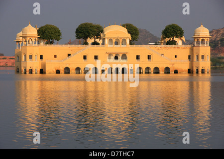 Jal Mahal à Sucre Homme Lake, Jaipur, Rajasthan, Inde Banque D'Images
