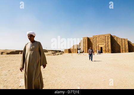 Guide intérimaire suivant pour Hipsotyle hall du complexe funéraire de Zoser à Saqqara Banque D'Images