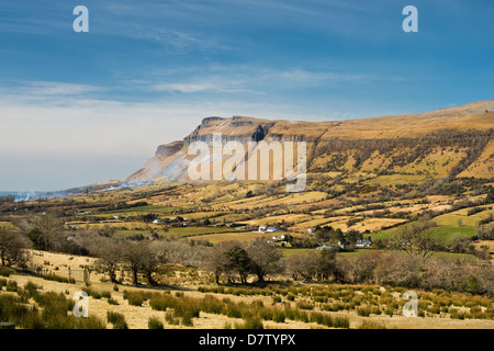 Benbulben et Kings Mountain, Comté de Sligo, Irlande, Irlande Banque D'Images