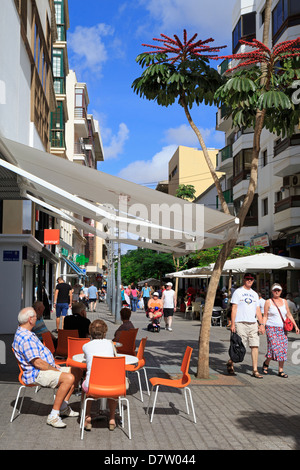 Cafe de la rue Leon Castillo, Arrecife, Lanzarote, îles Canaries, Espagne Banque D'Images