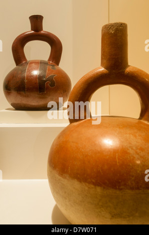 Objets précolombien et d'art dans le Musée Larco, Lima, Pérou, Amérique du Sud Banque D'Images