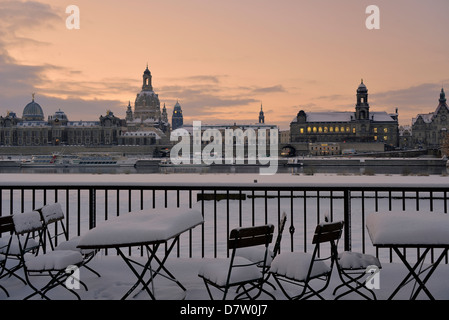 Dresde, Wintermorgen Am Terrassenufer, Sachsen, Allemagne Banque D'Images