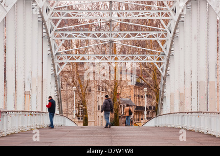 La Passerelle Debilly (Passerelle Debilly), une arche au pont sur la Seine, Paris, France Banque D'Images