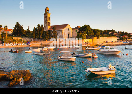 Monastère Franciscain, la ville de Hvar, Hvar, île de la côte dalmate, Adriatique, Croatie Banque D'Images