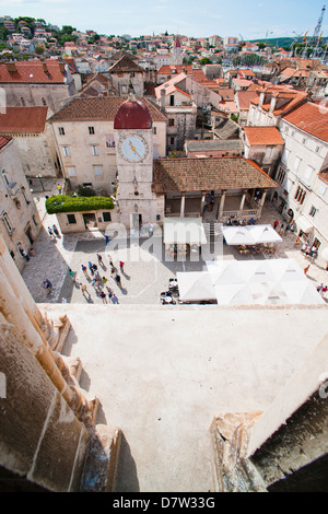 Fleuve Saint-Laurent Square vue de la cathédrale de Saint-Laurent, Trogir, Site du patrimoine mondial de l'UNESCO, la Croatie, la côte dalmate Banque D'Images