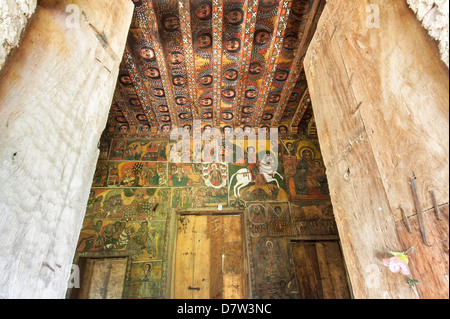 Peintures rupestres à l'intérieur de l'Église Debre Birhan Selassie, Gondar, Éthiopie Banque D'Images