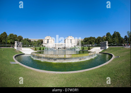 Fontaines des Jardins du Trocadéro, Paris, France Banque D'Images