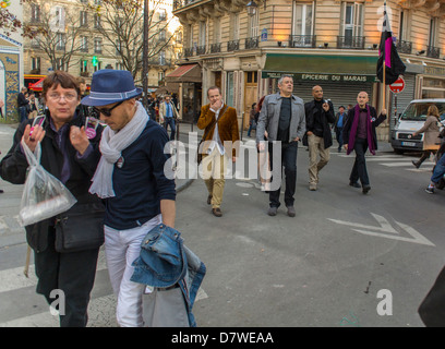 Paris, France, groupes LGBT, Gay-Associations de droits de l'homme 'Le Champix, la célébration de l'adoption de la nouvelle "Mariage pour tous" (Mariage Gay), droit Banque D'Images