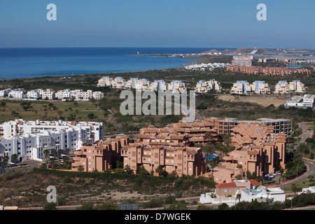 Les chantiers de construction abandonnés sur la côte. Almeriamar, Almeria, Andalousie, Espagne, Europe, UNION EUROPÉENNE Banque D'Images