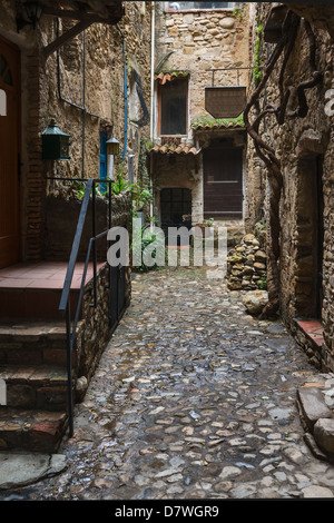 Bussana Vecchia (vieux Bussana), une cité médiévale ville fantôme en Ligurie, près de San Remo, en Italie, c'est le village d'artistes internationaux. Banque D'Images