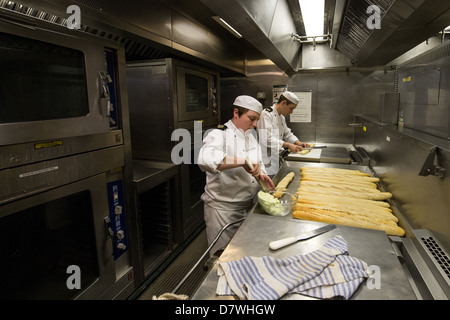 La cuisine à bord du HMS Diamond Banque D'Images