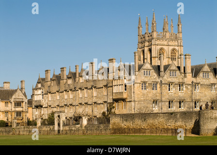 Université d'Oxford.Merton College et Merton College Chapel de l'autre côté de Christ Church Meadow.Oxfordshire Royaume-Uni.HOMER SYKES 2013 2010 Banque D'Images