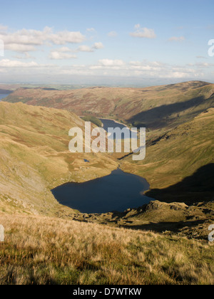 L'eau et petit réservoir de Haweswater Nan Bield col Banque D'Images