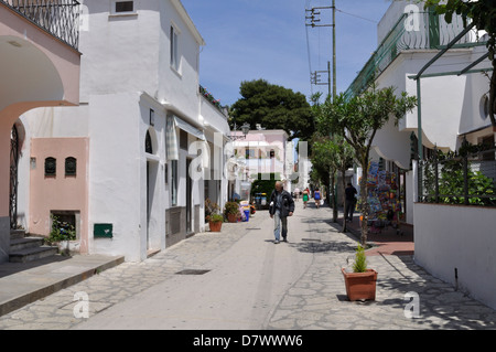 Une rue d'Anacapri, sur l'île de Capri. Banque D'Images