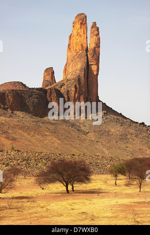 Des rochers de grès érodées montrant "La Main de Fatima' la fin de l'après-midi près de Hombori, au Mali. Meilleure destination escalade en Afrique de l'Ouest. Banque D'Images